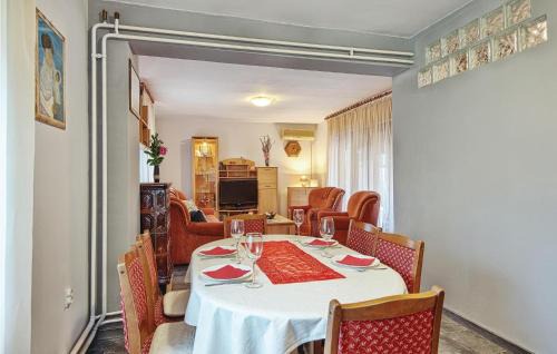 Ivanska House | Amazing Home In Ivanska With Kitchen