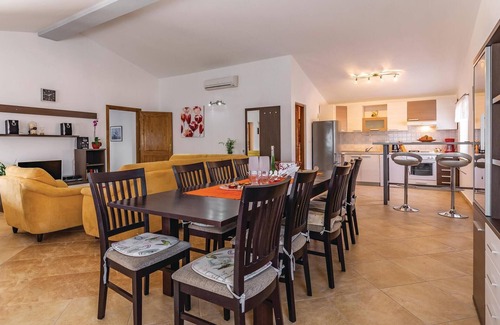 Krnica House | Amazing home in Krnica with WiFi
