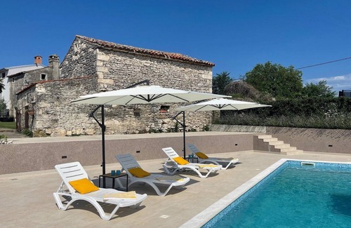 Krsan House | Amazing home in Krsan