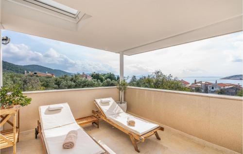Martinscica House | Amazing Home In Martinscica