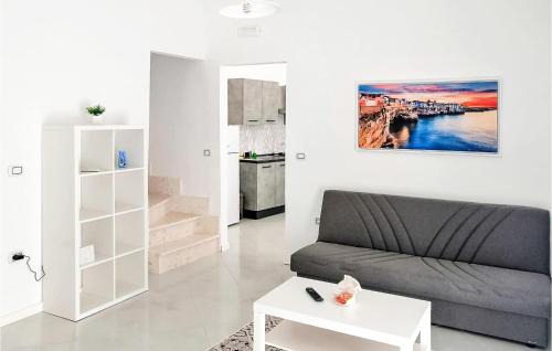 Noicattaro House | Amazing Home In Noicattaro With Kitchen