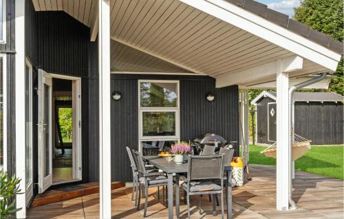 Saksild Strand House | Amazing Home In Odder With Kitchen