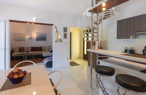 Blace House | Amazing home in Opuzen with WiFi