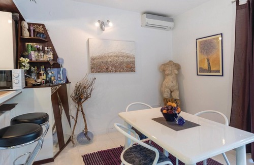 Blace House | Amazing home in Opuzen with WiFi