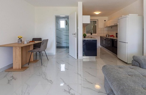 Rosini House | Amazing home in Rosini with WiFi