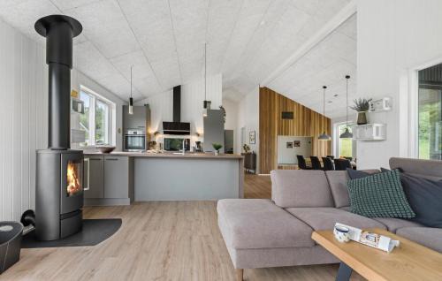 Funder Kirkeby House | Amazing Home In Silkeborg With Kitchen