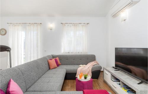 Valtura House | Amazing Home In Valtura