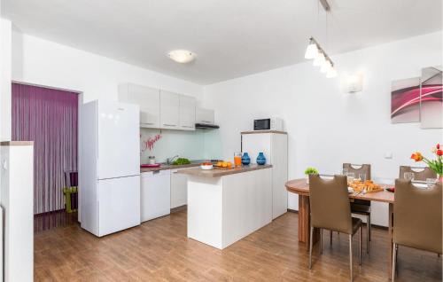 Valtura House | Amazing Home In Valtura