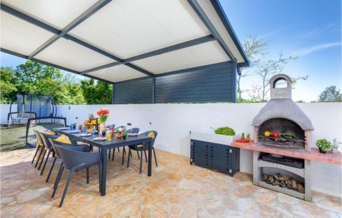 Valtura House | Amazing Home In Valtura