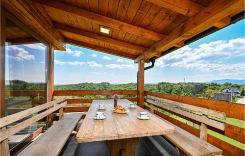 Vinica House | Amazing Home In Vinica Breg With Wifi