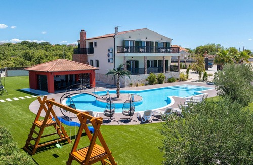 Visocane House | Amazing home in Visocane with private swimming pool, can be inside or outside