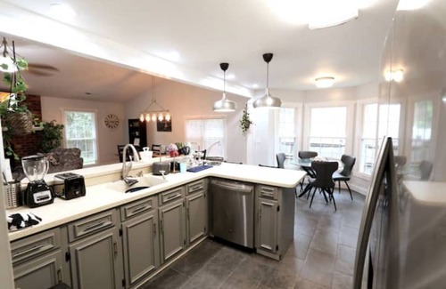 Summerville House | Amazing House minutes from Charleston and Beaches