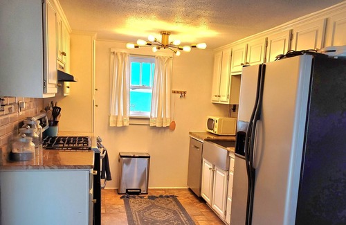 Rockwell Cottage | Amazing Lake front Home with New Fall Specials Book Now