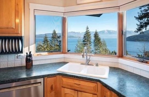 Sandpoint House | Amazing Lake Pend Orielle Views! HOT TUB! Private Island access w/30 day stay!