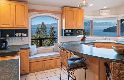 Sandpoint House | Amazing Lake Pend Orielle Views! HOT TUB! Private Island access w/30 day stay!