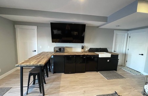 Sweetwater House | Amazing lake views with Ideal Beach Access!