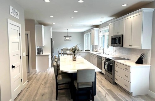 Centerville House | Amazing Lakefront Retreat w/Private Beach, Dock