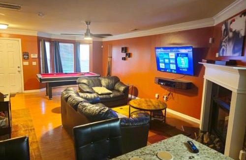 Atlanta House | Amazing Large 3 Bed house with King Bed less than 10 miles to DTWN