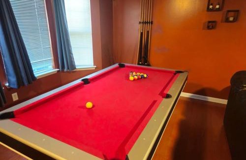 Atlanta House | Amazing Large 3 Bed house with King Bed less than 10 miles to DTWN