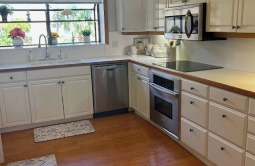 Lighthouse Point House | Amazing Lighthouse Point Water Front Home - Pool - Close to Beach