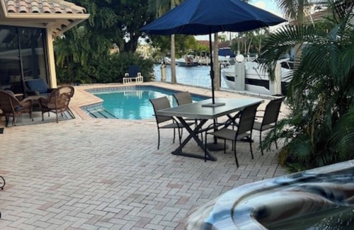 Lighthouse Point House | Amazing Lighthouse Point Water Front Home - Pool - Close to Beach