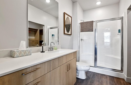 Herriman Apartment | Amazing Location! California King Bed, Queen Sofa Sleeper & 2 Twin Beds!