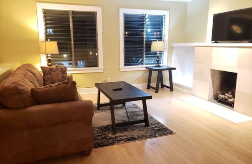 Beverly Grove Apartment | Amazing location 2 minutes to all the hot spots!
