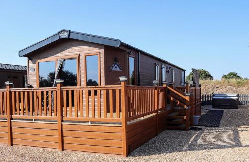 Stonham Aspal Other | Amazing Lodge with Hot Tub