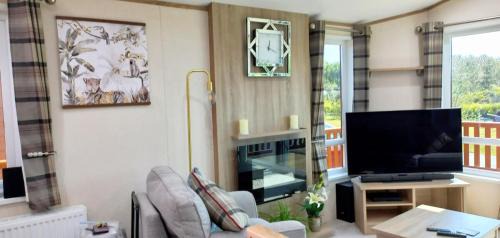 Stonham Aspal Other | Amazing Lodge with Hot Tub