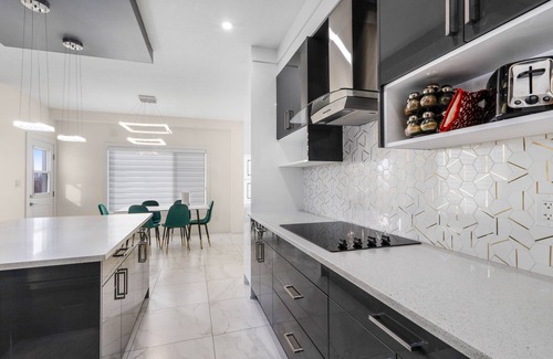 Southeast Edmonton House | Amazing Modern Home, in Southeast Edmonton.