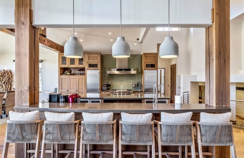The Highlands House | Amazing Mountain Views, Sleeps 16, Hot Tub, Sauna, Guest House, Golf Course