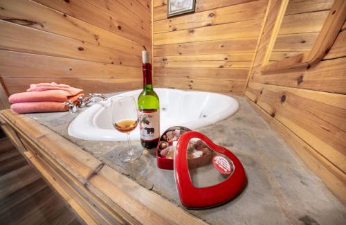 Pigeon Forge House | Amazing Mountain View Cabin! Hot Tub Pool Table