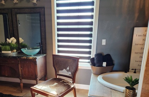 Royal House | Amazing Mountain view home sleeps 18 ,Separate Mother in law quarters
