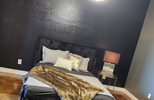 Royal House | Amazing Mountain view home sleeps 18 ,Separate Mother in law quarters