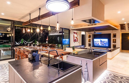 Playacar Fase II House | AMAZING NEW VILLA UP TO 21 PEOPLE - 3 MIN FROM THE BEACH BY CAR - 7 ROOMS