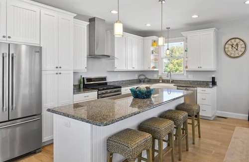 Long Neck House | Amazing Oak Orchard 3 level single family home! Bring your boat and fishing pole. Only 30 minutes to Lewes and Rehoboth Beach.