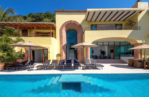 Conchas Chinas Villa | AMAZING OCEAN VIEWS HILLSIDE VILLA - 7BD