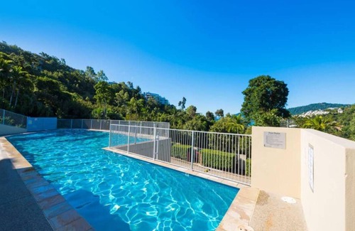 Airlie Beach Apartment | Amazing Ocean Views Pool | Award Winning Location