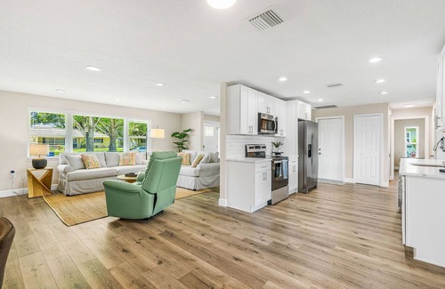 Clearwater House | Amazing Pool-Hot Tub-Close to Beaches & Dunedin
