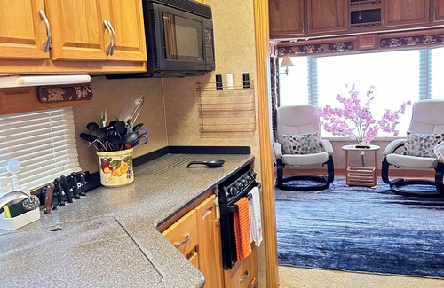 Salt Springs House | Amazing RV/Camper in Ocala National Forest- 2 Bedrooms
