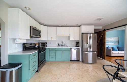 Sandwich House | Amazing Sandwich location steps to the new Boardwalk with ocean access