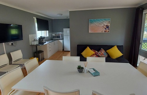 Victor Harbor House | Amazing sea and hills views.