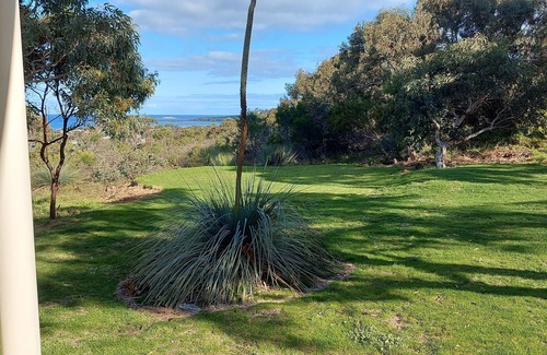 Victor Harbor House | Amazing sea and hills views.