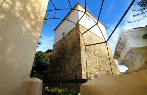 Ospedaletti House | amazing sea cottage "Sleep To The Sound Of The Surf" casetta al mare