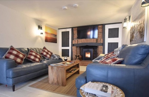 Sennen Cove Apartment | Amazing sea views from this ocean front apartment