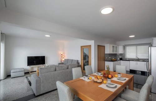 Monte Villa | Amazing sea views over Funchal | Atlantic Sunset