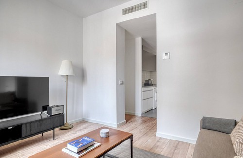 Chamberi Apartment | Amazing Trafalgar 2BR, in the heart of Madrid, by Blueground
