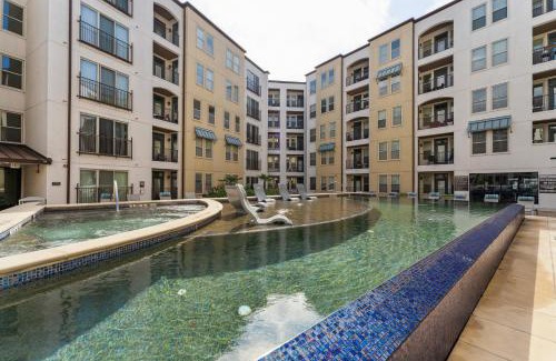 Cityplace Apartment | Amazing Uptown Apartment Free Parking Pet Friendly