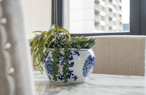 Downtown Portland Apartment | Amazing View High rise Condo in the heart of Downtown Portland with balcony