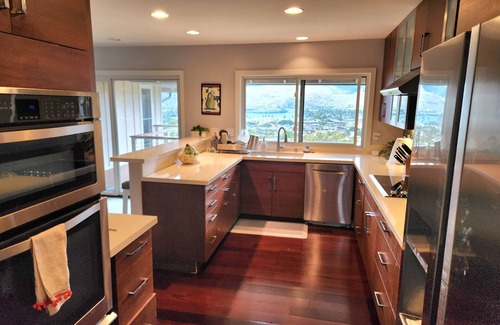 Portlock House | Amazing views! Exclusive & peaceful Hawaii Kai. Walk to ocean & hikes, Pool, AC,